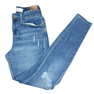 Levis Strauss Signature Denim Distressed Mid Rise Super Skinny Size 26